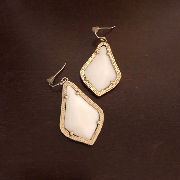 Kendra Scott - Alex Drop Earrings - Ivory Pearl - NWOT - Picture 2 of 6